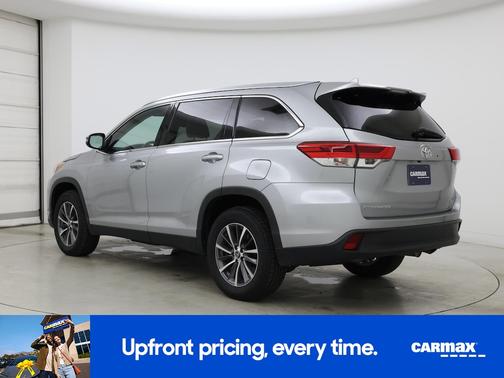 Gray 2019 Toyota Highlander XLE