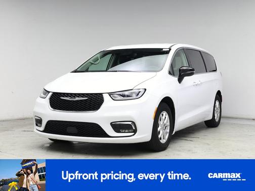 White 2024 Chrysler Pacifica Touring L