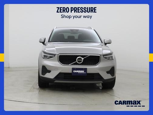 Silver 2023 Volvo XC40 B5 Core