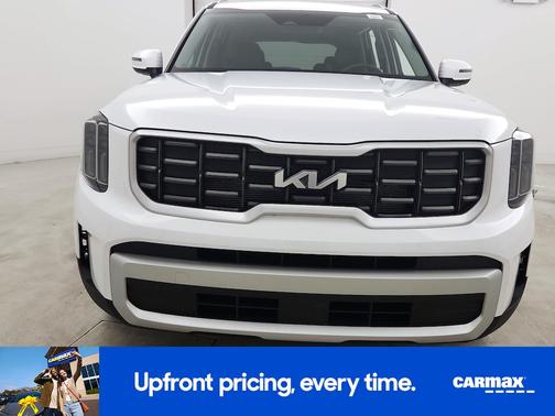 White 2025 Kia Telluride S