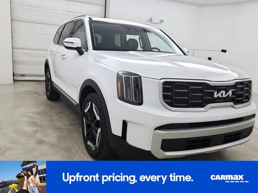 White 2025 Kia Telluride S