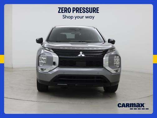Silver 2022 Mitsubishi Outlander SE