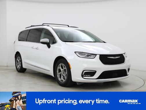 White 2023 Chrysler Pacifica Limited