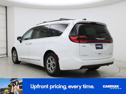 White 2023 Chrysler Pacifica Limited