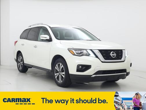 2017 Nissan Pathfinder SL