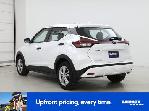 White 2024 Nissan Kicks S
