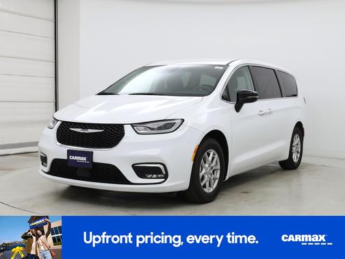 White 2024 Chrysler Pacifica Touring L