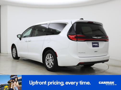 White 2024 Chrysler Pacifica Touring L