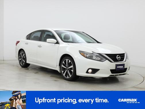 White 2017 Nissan Altima SR