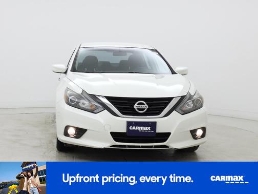 White 2017 Nissan Altima SR