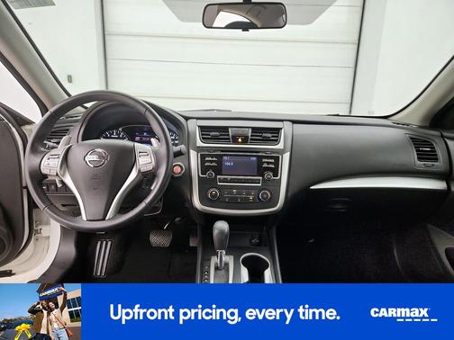 White 2017 Nissan Altima SR