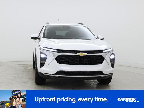 White 2025 Chevrolet Trax LT