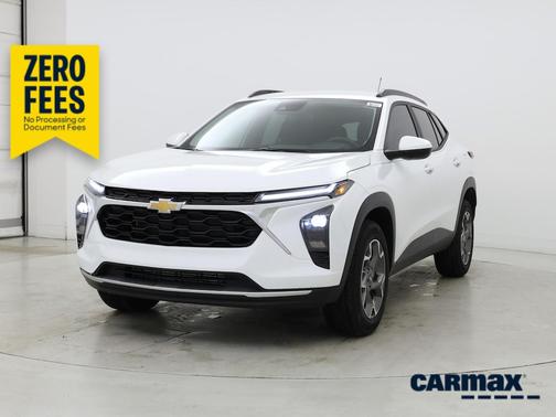 White 2025 Chevrolet Trax LT
