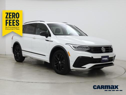 White 2022 Volkswagen Tiguan SE R-Line Black