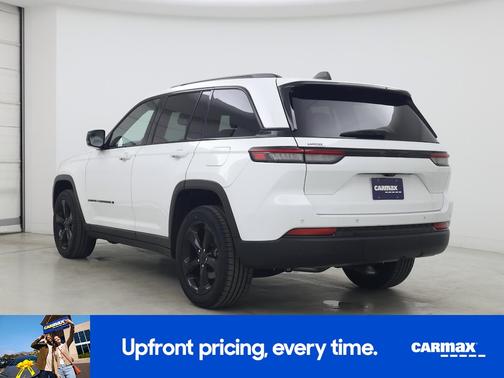 White 2023 Jeep Grand Cherokee Altitude