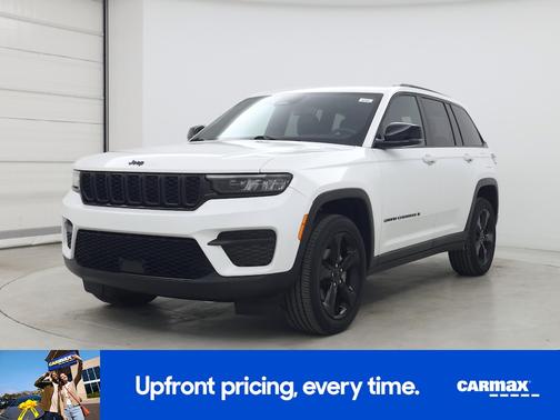 White 2023 Jeep Grand Cherokee Altitude