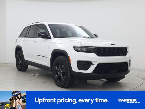 White 2023 Jeep Grand Cherokee Altitude