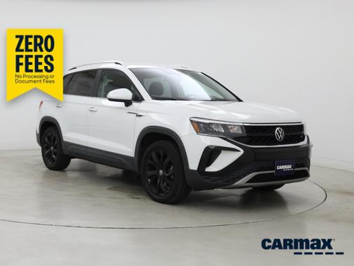 White 2022 Volkswagen Taos SE