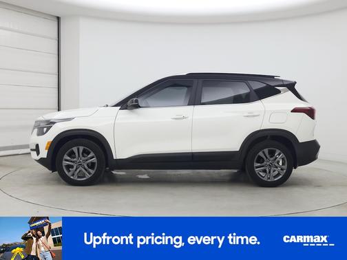 White 2022 Kia Seltos S