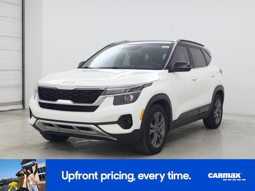White 2022 Kia Seltos S