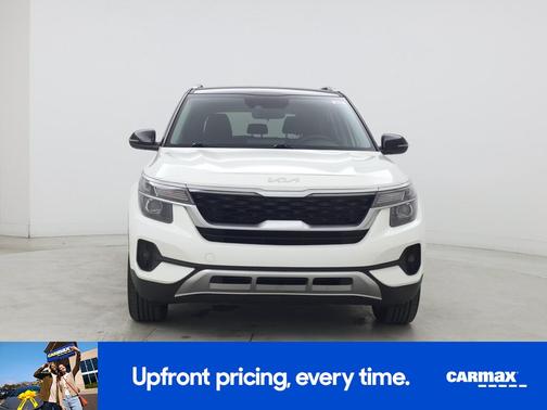 White 2022 Kia Seltos S