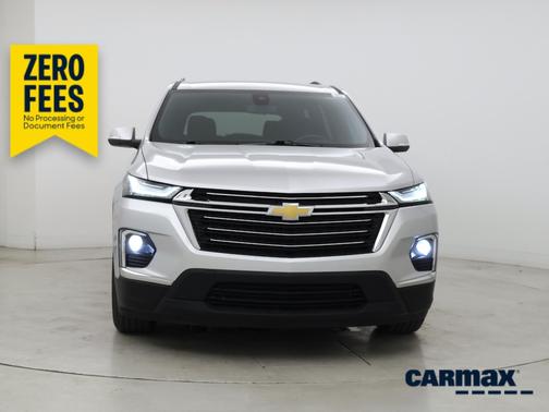 Silver 2022 Chevrolet Traverse LT Cloth