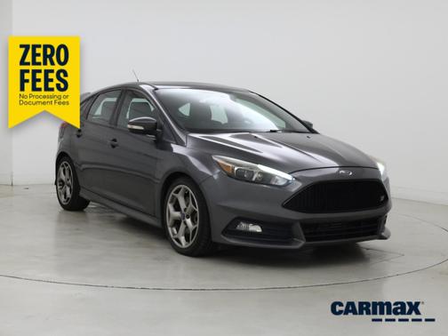 Gray 2017 Ford Focus ST