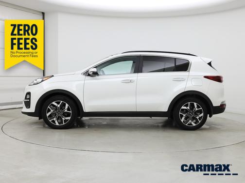 White 2022 Kia Sportage EX