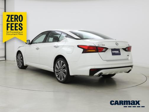 White 2023 Nissan Altima SL