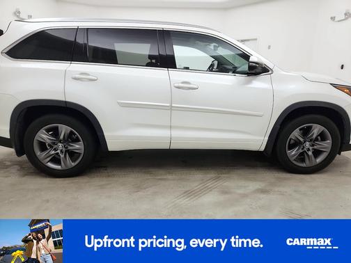 White 2018 Toyota Highlander Limited Platinum