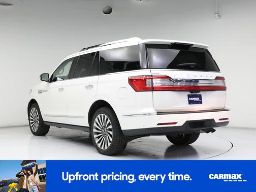 White 2019 Lincoln Navigator Reserve