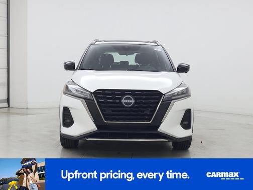 White 2023 Nissan Kicks SR