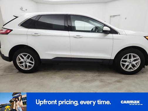 White 2022 Ford Edge SEL