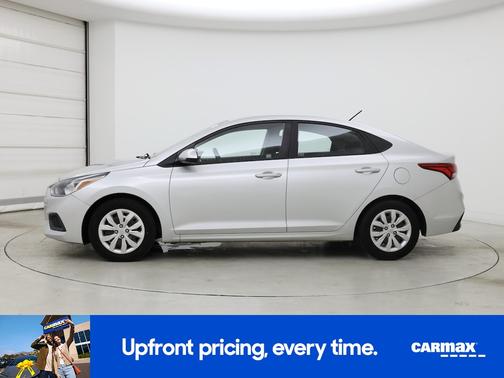 White 2019 Hyundai Accent SE