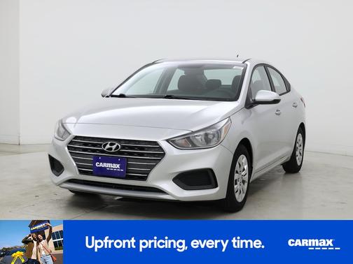White 2019 Hyundai Accent SE