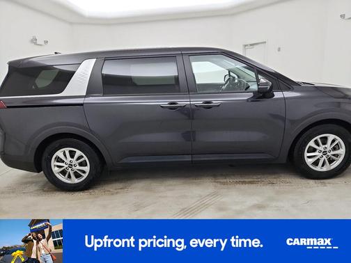 2023 Kia Carnival LX Seat Package