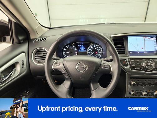 2017 Nissan Pathfinder SL