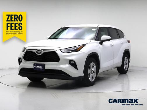 White 2023 Toyota Highlander LE