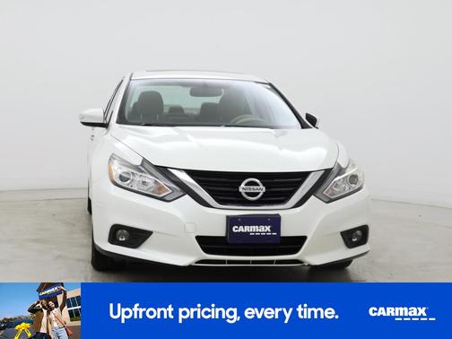 White 2018 Nissan Altima SV