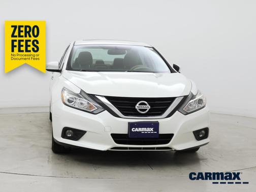 White 2018 Nissan Altima SV