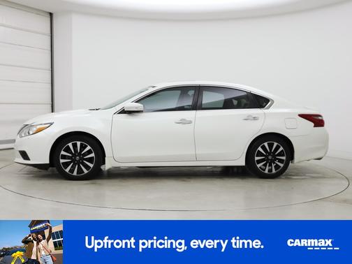 White 2018 Nissan Altima SV