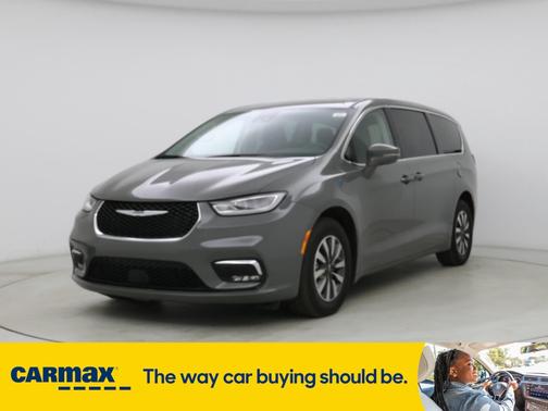 2022 Chrysler Pacifica Hybrid Touring L