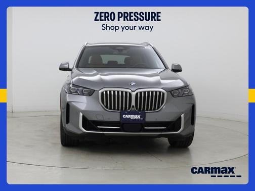 Gray 2024 BMW X5 xDrive40i