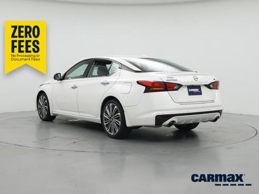 White 2023 Nissan Altima SL