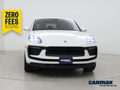 White 2022 Porsche Macan