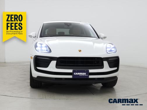White 2022 Porsche Macan