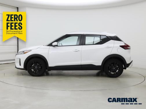 White 2024 Nissan Kicks SV