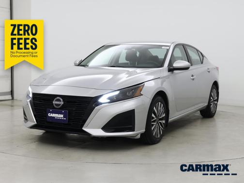 Silver 2023 Nissan Altima SV