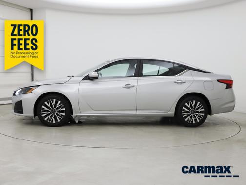 Silver 2023 Nissan Altima SV