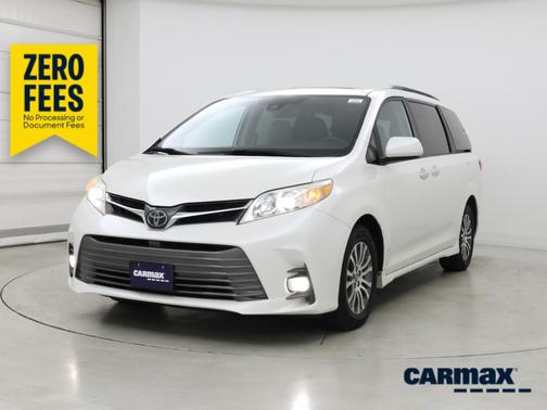 White 2020 Toyota Sienna XLE
